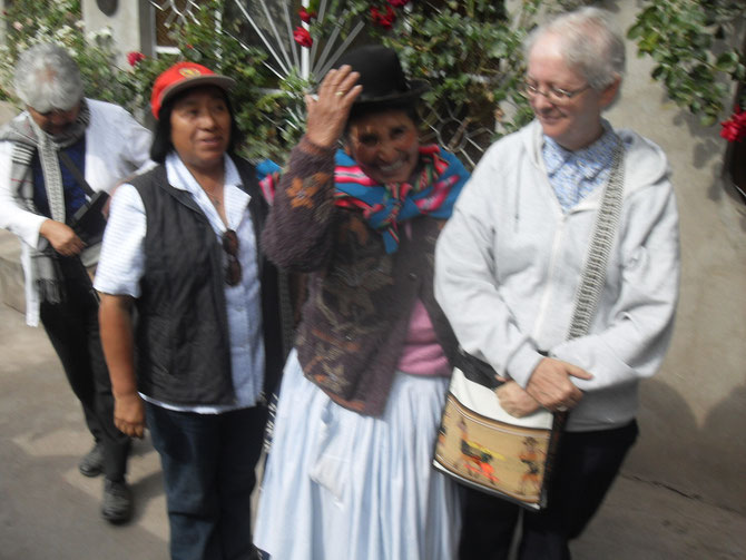Biviana Hermosa celebración  cerca del Titicaca en el día de la Virgen de Guadalupe 