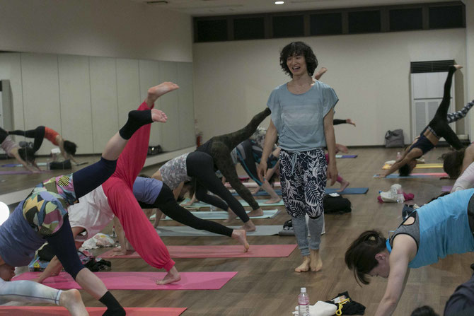 合田賢二ヒョニはじめてのアシュタンガヨガ、ハタヨガ ヴィンヤサフローヨガ GODA KENJI YOGAごうだけんじゴウダケンジ　bonne ひょに　ヒョニ　ヨガ　よが LAVA