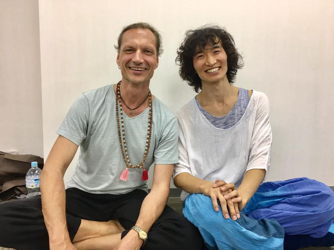 グレゴールメーレ先生のワークショップ ゴウダケンジ 合田賢二 ヨガ yoga よが ヒョニ godakenji チャクラ瞑想 呼吸法 アーサナ