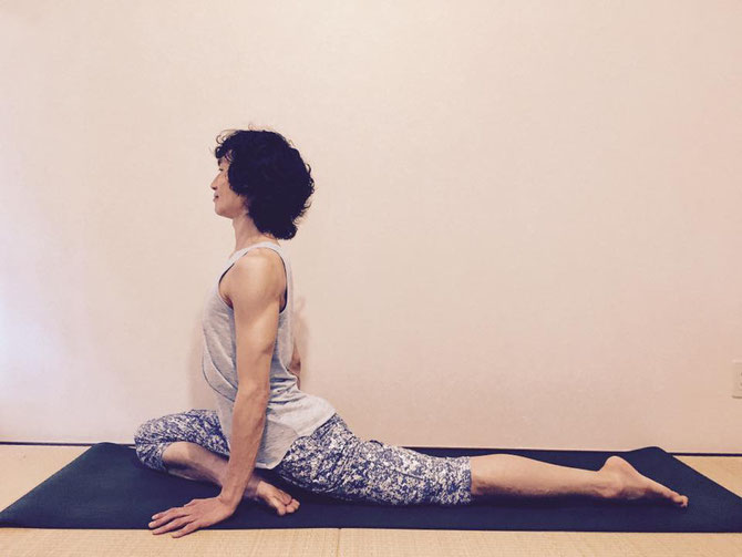 合田賢二ごうだけんじ godakenji ヒョニ ひょに ヨガよが yoga エーカパーダラージャカポタアーサナ eka pada rajakapotasana1