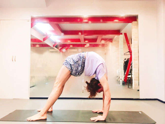 ブリッジ集中レッスン 強くてしなやかな身体づくり ヒョニヨガ