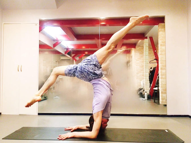 はじめてのアシュタンガヨガ合田賢二ヒョニごうだけんじYOGAヨガ ゴウダケンジ goda kenji 外苑前駅 表参道駅 青山1丁目駅 乃木坂駅