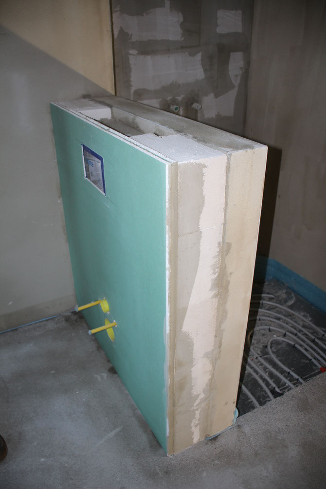 09.02.2018 - unsere kombinierte Toiletten-/Duschwand wird verkleidet