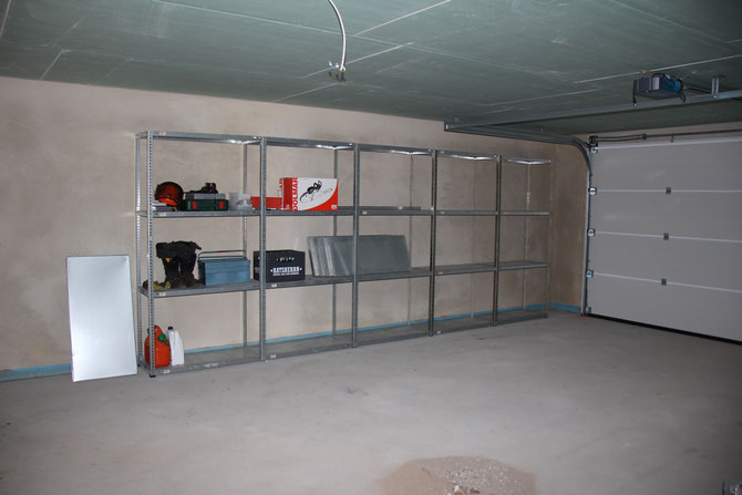27.03.2018 - Aufbau der Schwerlastregale in der Garage