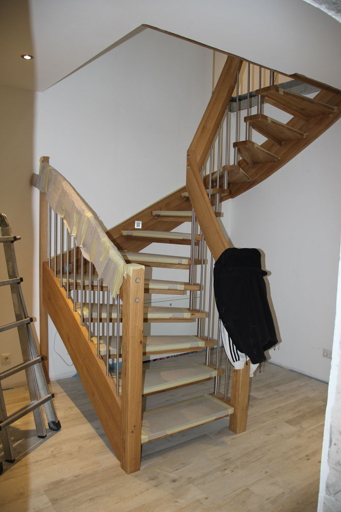 11.04.2018 - Unsere Treppe wird eingebaut