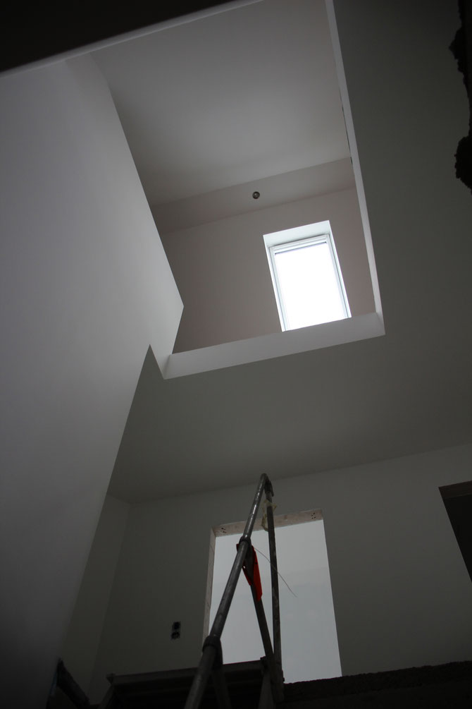 03.04.2018 - letzter Blick ins tapezierte Treppenhaus ohne Treppe - die kommt Mittwoch =-)