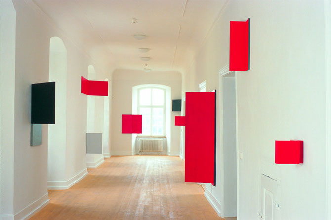 Installation Klappobjekte, Schloss Untergröningen, 2004
