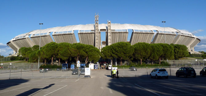Because of its architecture the stadiums nick name is "spaceship" (L´Astronave).