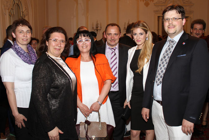 Regina Waldum, H. E. the Greek Ambassadress in Vienna - Chryssoulla Aliferi, Georgia Kazantzidu, Gerald Steindl, Maria Elena Kyriakou - the greek Song Contest Singer 2015 and Matthias  Laurenz Gräff. photo Martin Kalchhauser