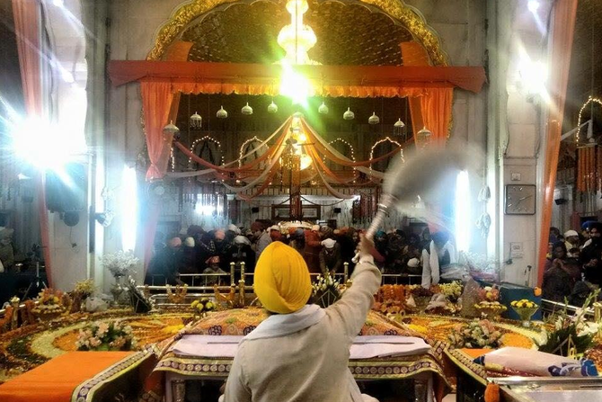 GURDWARA . INTERIEUR.