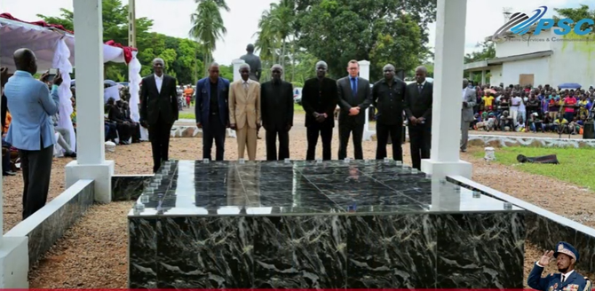 LE MAUSOLEE A ETE OFFERT PAR LE PRESIDENT NORD COREEN KIM II SUNG (1912 + 1994)