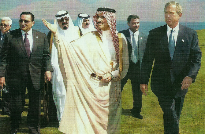 SHARM EL SHEIKH . LE PRINCE AL-WALEED et Georges BUSH suivis du Pt. Mahmoud ABBAS, du Pt. Hosni MOUBARAK, du futur Roi ABDALLAH, l'Emir de Bahrein AL-KHALIFA, du Roi ABDALLAH de Jordanie