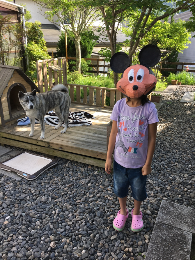 小学三年生女子／ミッキーマウスのかぶりもの。