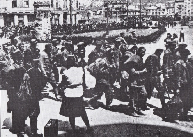 Zarobljeni civili i vojnici u prolasku kroz Maribor 1945
