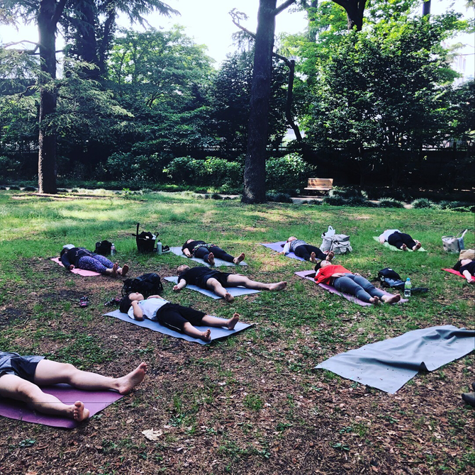 新宿御苑パークヨガ ごうだけんじ ゴウダケンジ 合田賢二 yoga よが ヨガ ヒョニ ひょに3