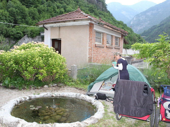 Lagerplatz am Bahnhofgoldfischteich