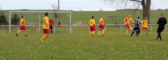 Die Fußballer der SG Klinze-Ribbensdorf beim Vorbereitungsspiel gegen Ausleben (Foto K.A.K)