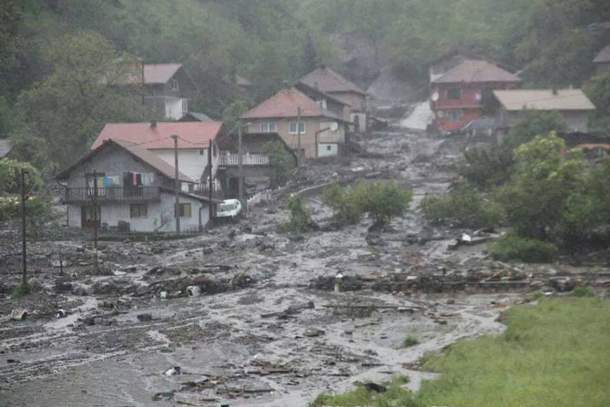 Schwerste Regenfälle seit 120 Jahren verwüsten das Land