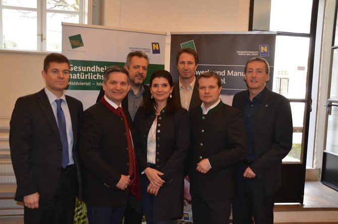 V.l.n.r.: Mag. Christian Neuwirth, LR Ing. Maurice Androsch, Ing. Mag. Werner Groiß, Katrin Kreyer, Mag. Stefan Bauer, Mag. (FH) Andreas Schwarzinger, LAbg. Bgm. Jürgen Maier. Foto: Waldviertel Tourismus ©Thomas Wührer.