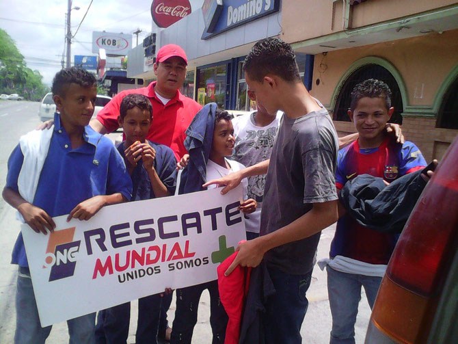 donacion de ropa a ninos de la ciudad de SAN PEDRO SULA HONDURAS 