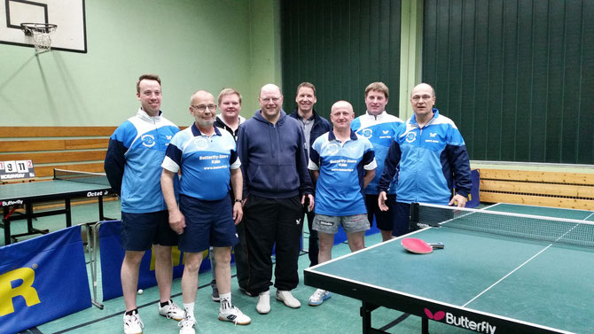 Hinten v. l. n. r.: Leo Wengler, Marco Follmann, Thomas Kirsch, Dirk Scalla Vorne v. l. n. r.: Guido Breidt, Peter Hurth, Winfried Marxen, Ralph Remlinger (Hier fehlt Jörg Didion, der die TTF bei den Rolli-DM vertritt)