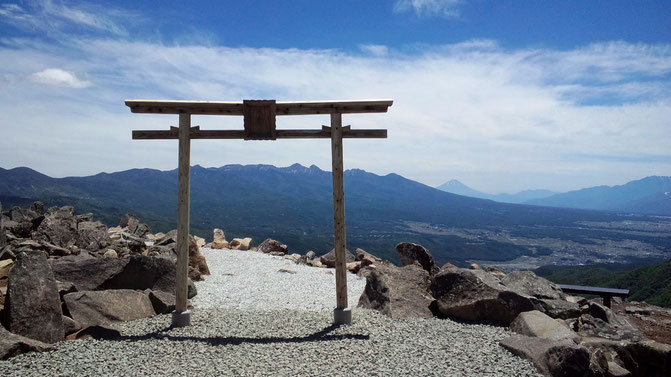 長野県　車山高原　　車山神社　２０１５年建立