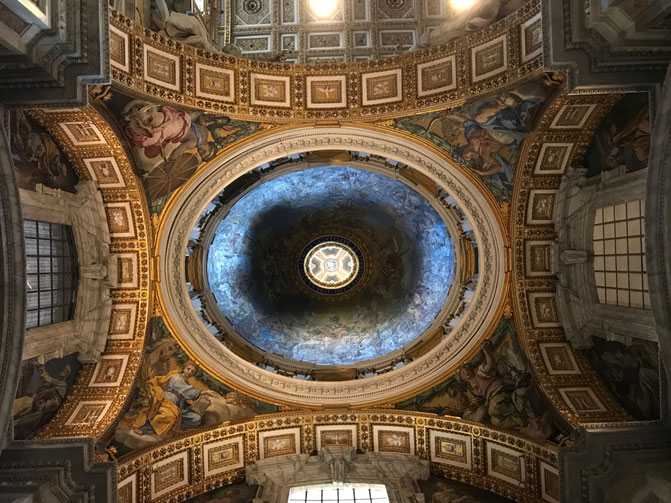 Phone photography | Ceiling St. Peter's Basilica