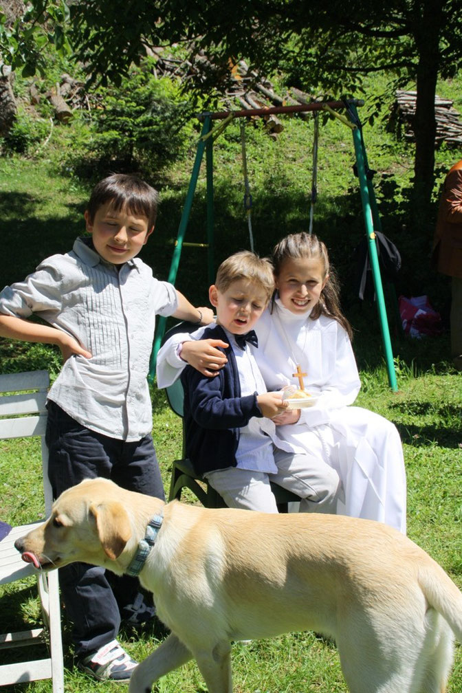 I miei nipoti Filippo, Oscar e Giulia e il cane Jack - Mis nietos Felipe, Oscar y Julia y el perro Jack - My nephews Philip, Oscar and Julia and Jack the dog.