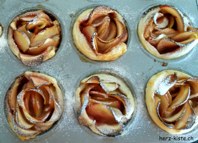 Apfelrosen gebacken im Muffinblech
