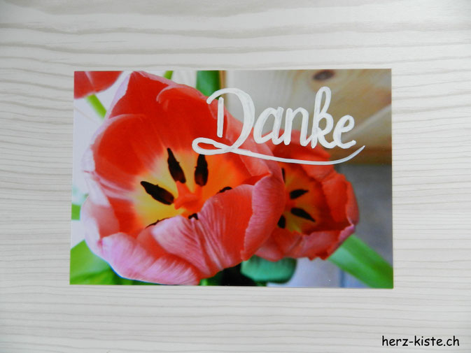 Danke Postkarte gelettert mit Tulpe