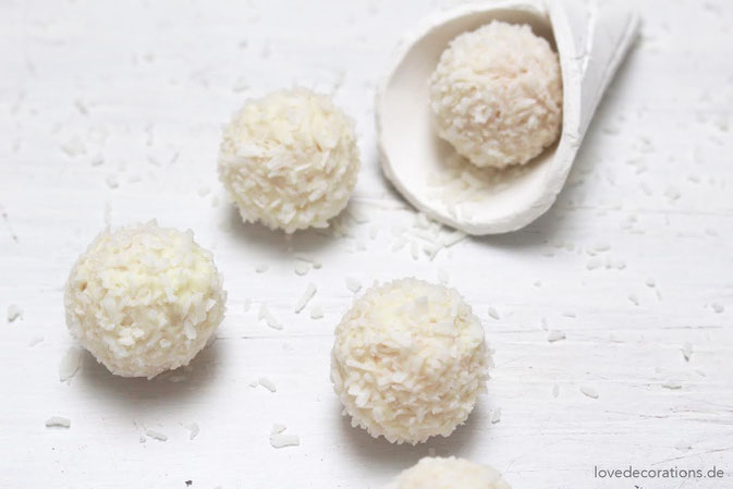 DIY Eiswaffeln aus Fimo mit Raffaello - ideale Geschenkverpackung