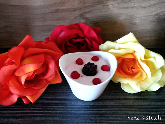 Rezept für eine schnelle und einfache Beeren Creme