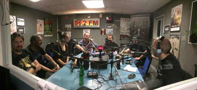 Killer On The Loose, l'équipe en studio !