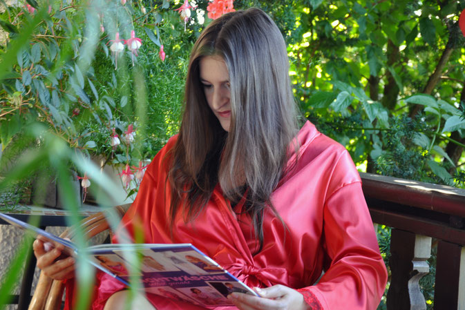 Roter Seidenkimono - Nachtwäsche selbst genäht Buchrezension #lifestyle #qualitytime #sewing #selbstgenäht