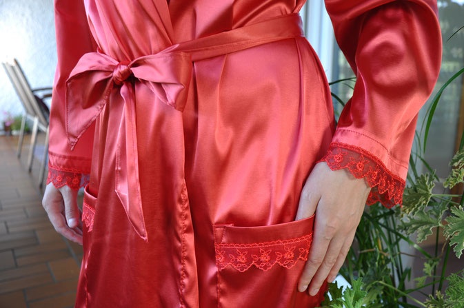 Roter Seidenkimono - Nachtwäsche selbst genäht Buchrezension #lifestyle #qualitytime #sewing #selbstgenäht