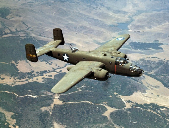 Un B-25 Mitchell analogo a quello usato dagli americani 
