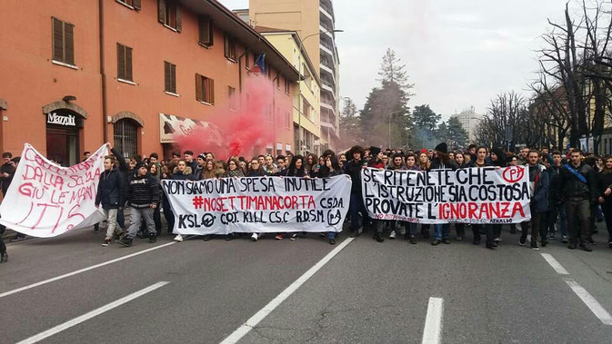Studenti in corteo a Brescia