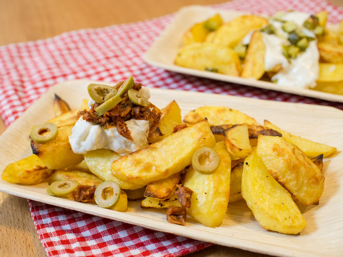 Vegane Mayonnaise (2 Varianten) mit Potatoe-Wedges und Toppings