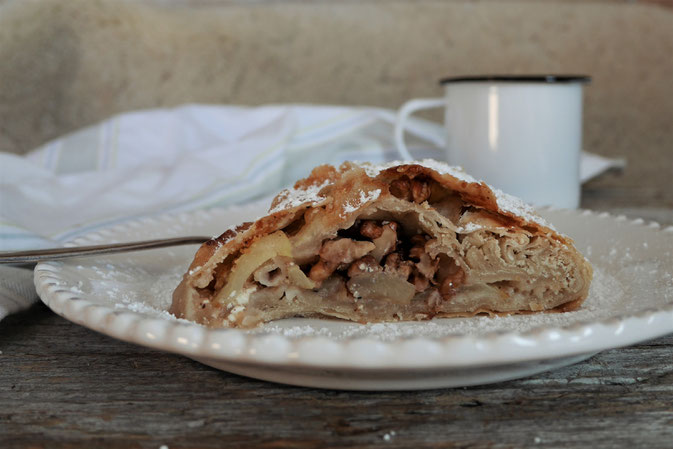 österreichischer Altwiener Apfelstrudel, vegan