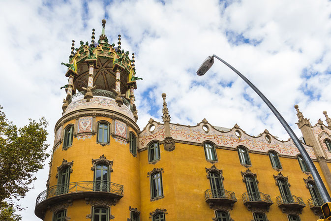 Torre Andreu (La Rotonda) - шедевры барселонского модерна