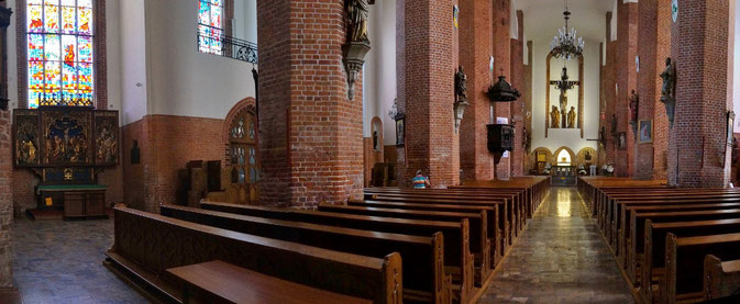 Panoramaaufnahme von St. Nikolai mit Altar von Georg Schreiner