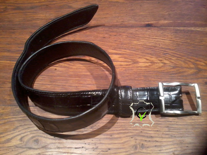 ceinture en crocodile doublé cousu main boucle double de chez Poursinlargeur 40 mm