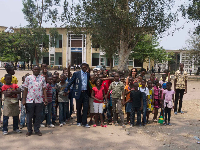 Sciénce La MARELLE à la Bibliotéque National de Brazza, dans la Journée Mondiale d'Alphabétisation avec les enfants de l'école Regina, 8 septembre.