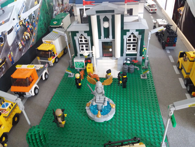 Lego City Hall