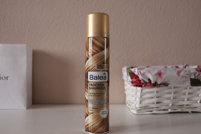 Bild: Balea Trockenshampoo für helles Haar