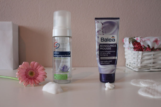 Bild : Konistenz CD Reinigungsschaum und Balea Reinigungsmousse (Drogerie DM Make up Reiniger)