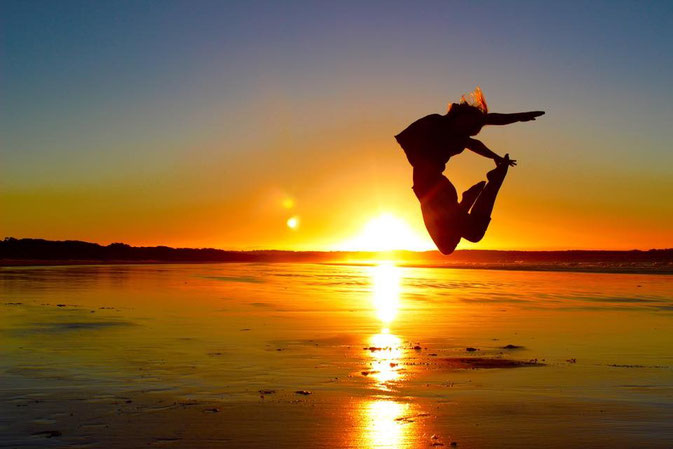 Kara is attempting to be the first ever Australian to travel to every country in the world and produce a YouTube series to document the adventure! Follow her FB page: www.facebook.com/cartwheeltheglobe