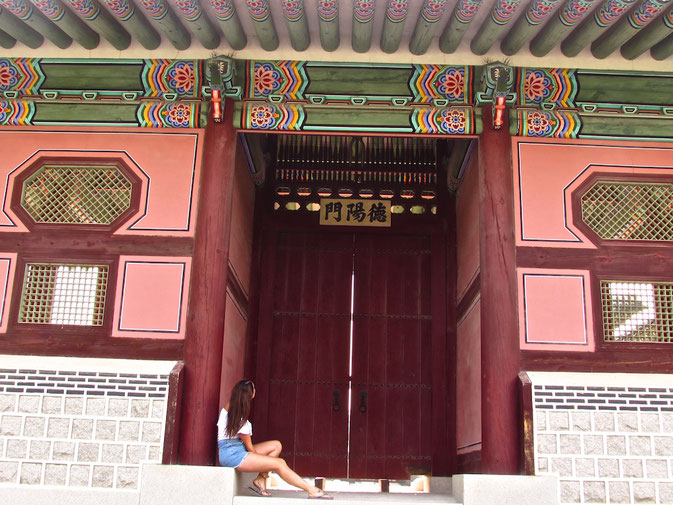 travel bloggers that travel alone