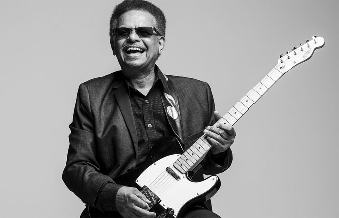 Seit Anfang der 80er-Jahre ist Gitarrist und Sänger Al Jones nicht mehr aus der deutschen Blues-Szene wegzudenken. Vor seiner Laufbahn als Blueser spielte er bei den Bands Embryo und Sinto. Foto: Promo