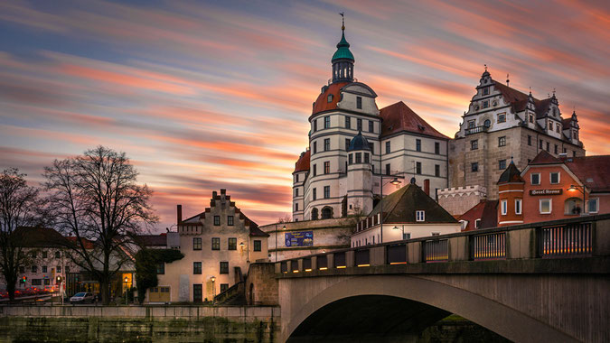 "Märchenhaftes Neuburg an der Donau", entstanden kurz vor Weihnachten an einem milden Dezembertag. Bei diesem Bild hat so gut wie Alles gepasst.